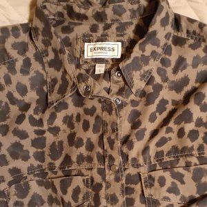 EXPRESS Animal Print Leopard Long Sleeve Button down Shirt NEW Sz LG